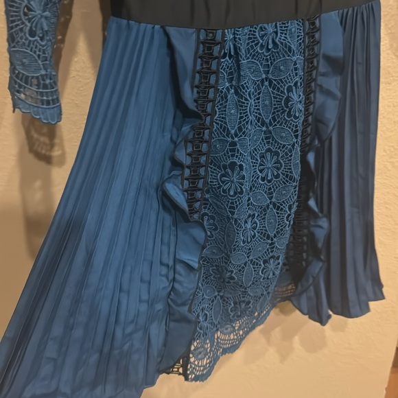 Self Portrait Guipure Lace Pleated Blue Mini Dress 4 - Picture 7 of 9